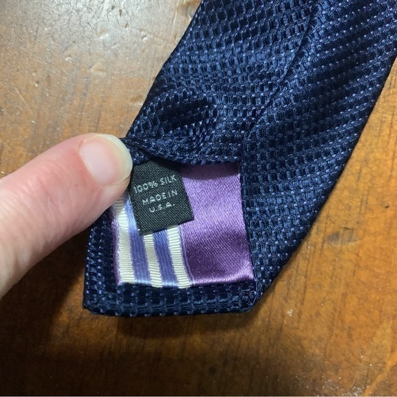 Saks Fifth Avenue lilac with blue and white diagonal stripes 100% silk necktie - Picture 5 of 5